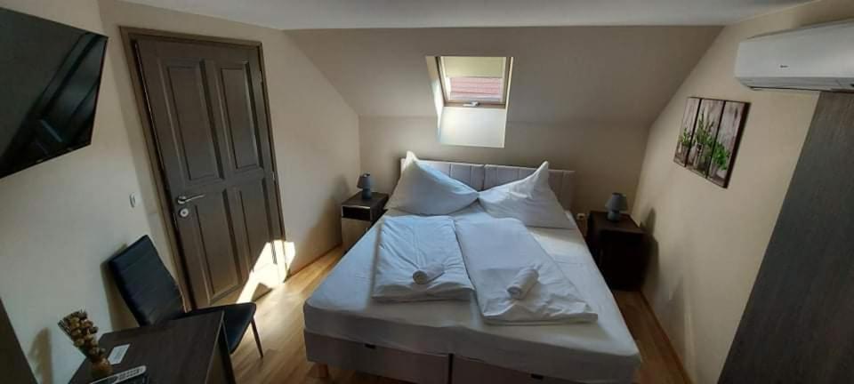 Soerpatika Vendeghaz Hotel Badacsonytomaj Værelse billede
