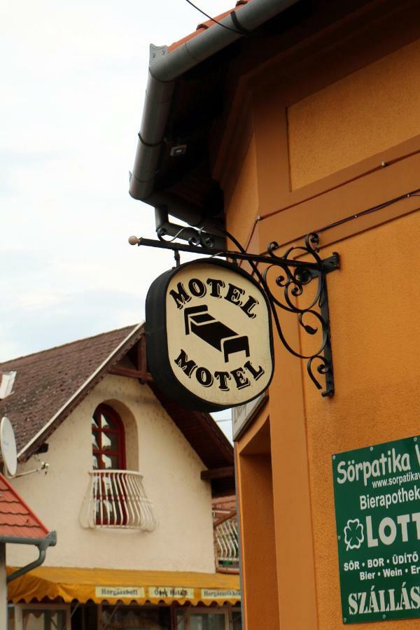 Soerpatika Vendeghaz Hotel Badacsonytomaj Eksteriør billede